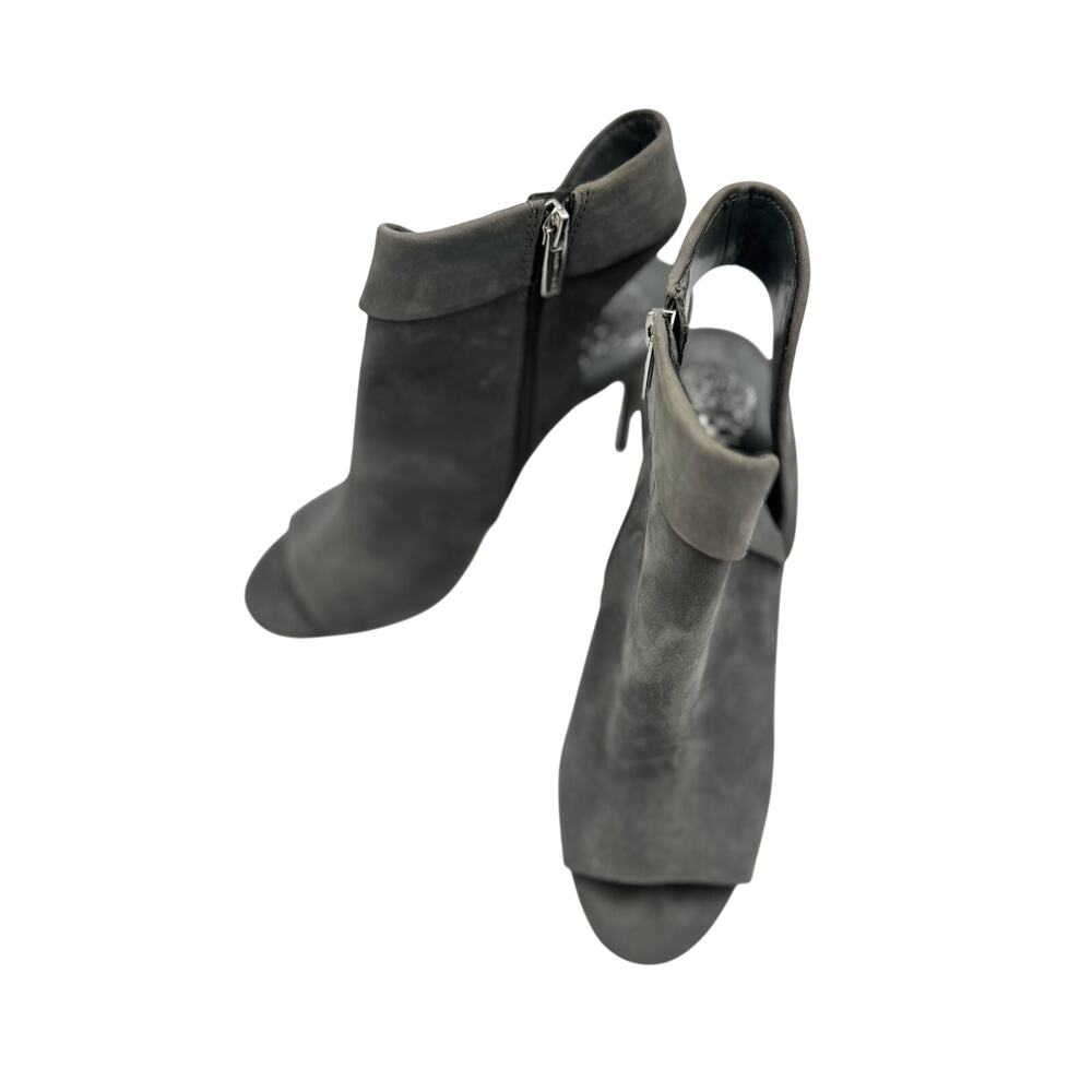 Vince Camuto Cholia Gray Suede Asymmetrical Peep Toe Sandal Bootie Heel Sz 10 - Picture 2 of 16